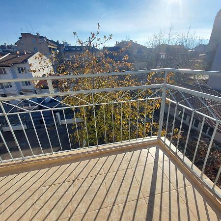Cozy Spot By The Lions' Bridge Apartment Sofia Bagian luar foto