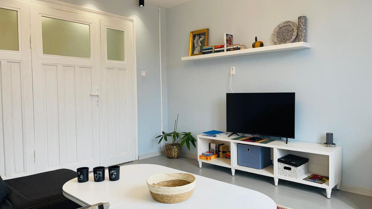 Cozy Spot By The Lions' Bridge Apartment Sofia Bagian luar foto