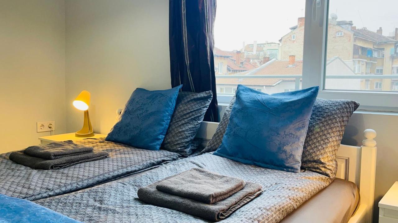 Cozy Spot By The Lions' Bridge Apartment Sofia Bagian luar foto